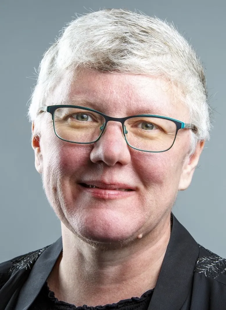 Lynne Bowker