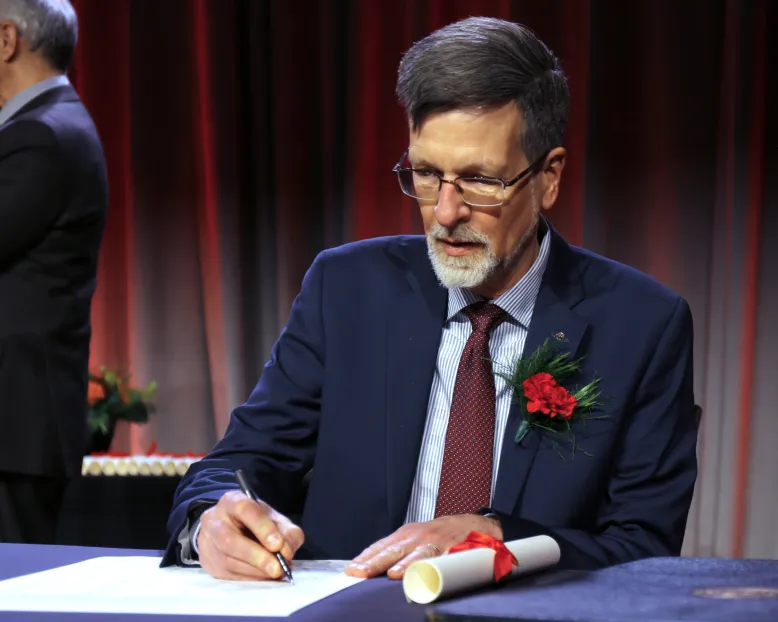 Prof. Hendrik Kraay