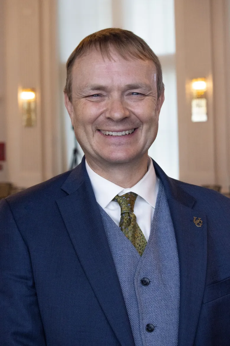 Dr. Evan Fraser