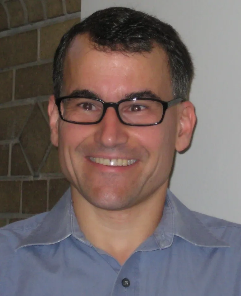 Dr. Mark MacLachlan