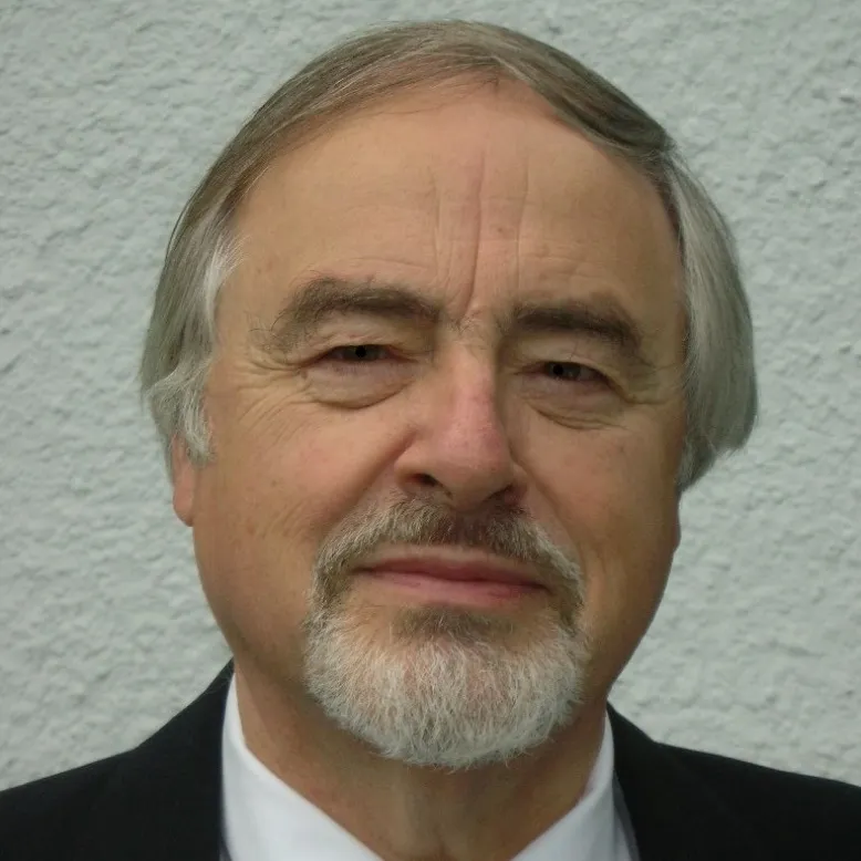 Dr. Wolfgang J.R. Hoefer